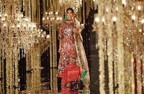 INDIA-NEW DELHI-FASHION SHOW