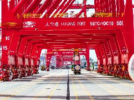 Taicang Zhenghe International Container Terminal Bridge cranes