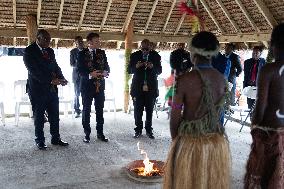 Macron meets Vanuatu Prime Minister - Vanuatu