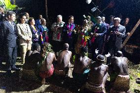 Macron at the Melanesian art Festival - Vanuatu