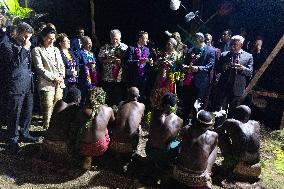 Macron at the Melanesian art Festival - Vanuatu