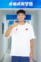 (Chengdu Universiade) CHINA-SICHUAN-CHENGDU-CHINESE DELEGATION-FLAG BEARERS