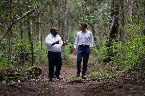 Macron Visits The Varirata National Park Forest - Papua New Guinea