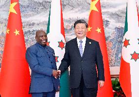 (Chengdu Universiade) CHINA-SICHUAN-CHENGDU-XI JINPING-BURUNDIAN PRESIDENT-MEETING (CN)