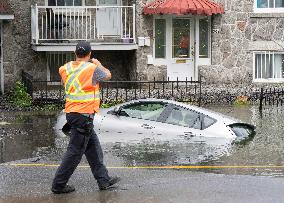 A Water Main Broke Flooding Several Blocks - Montreal