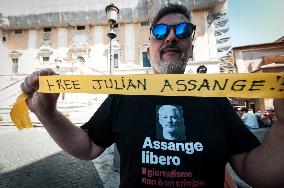 Garrison  For Julian Assange