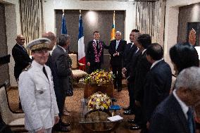 Emmanuel Macron meets Sri Lanka president - Colombo