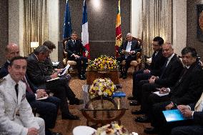 Emmanuel Macron meets Sri Lanka president - Colombo