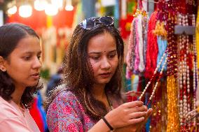 NEPAL-KATHMANDU-HOLY MONTH-BEAD SHOPS