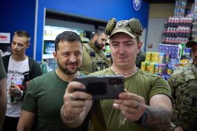 Zelensky Visits Positions Near Bakhmut