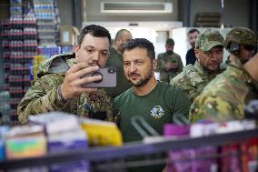 Zelensky Visits Positions Near Bakhmut