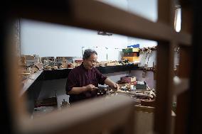 CHINA-HEBEI-KONG MING LOCK-CRAFTSMAN (CN)