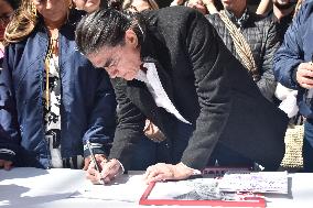 Gustavo Bolivar Announces Candidacy for Bogota's Mayor