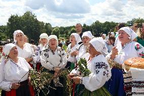 Ukrainian Bread Festival at Pyrohiv Museum