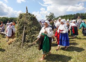 Ukrainian Bread Festival at Pyrohiv Museum