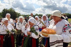 Ukrainian Bread Festival at Pyrohiv Museum