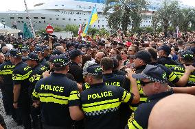 Protest against arrival of Russian cruise ship in Batumi