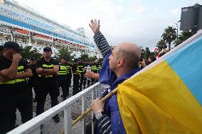 Protest against arrival of Russian cruise ship in Batumi