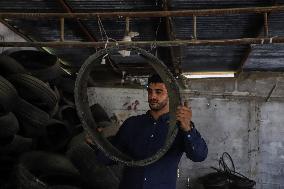 MIDEAST-GAZA CITY-RECYCLING BUSINESS