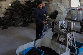 MIDEAST-GAZA CITY-RECYCLING BUSINESS