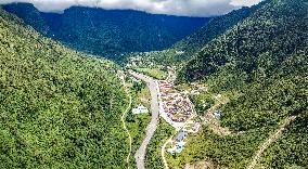 CHINA-TIBET-SHANNAN-SUMMER-SCENERY (CN)