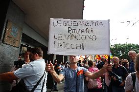 Citizen's Income Revocation Protest - Naples