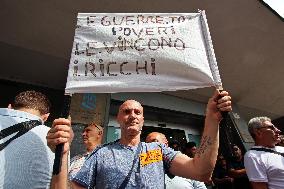 Citizen's Income Revocation Protest - Naples