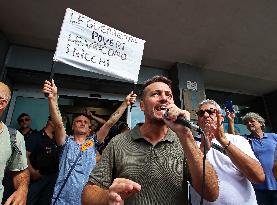 Citizen's Income Revocation Protest - Naples