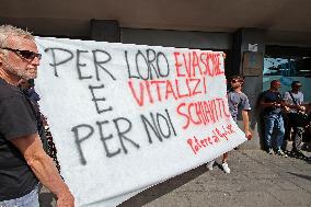 Citizen's Income Revocation Protest - Naples