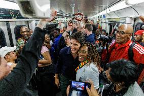 PM Trudeau Surprises Commuters - Toronto