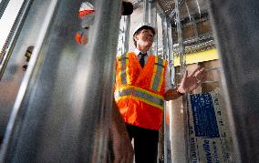 PM Trudeau Visits An Apartment Complex - Hamilton