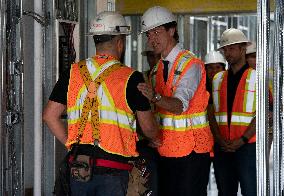 PM Trudeau Visits An Apartment Complex - Hamilton