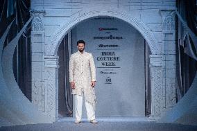 INDIA-NEW DELHI-FASHION SHOW-FDCI INDIA COUTURE WEEK