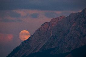 Sturgeon Full Super Moon Rises In Italy