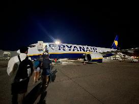 Illustration Of Low-Cost Airline Ryanair And EasyJet - Spain