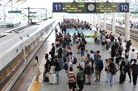 CHINA-JIANGSU-XUZHOU-RAILWAY PASSENGERS (CN)
