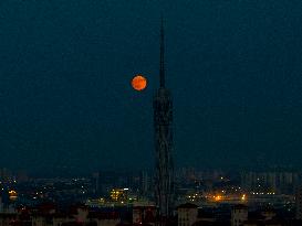 Super Moon Appear in China