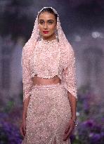 INDIA-NEW DELHI-FASHION SHOW-FDCI INDIA COUTURE WEEK