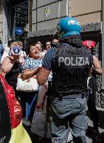 Citizen Income Revocation Protest - Naples