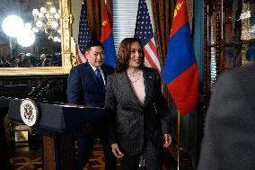 Kamala Harris meets with Mongolian PM - Washington