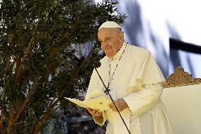 Pope Francis Meets Students - Lisbon