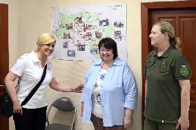 Yulia Laputina and Kolinda Grabar-Kitarovic visit Borodianka Centre