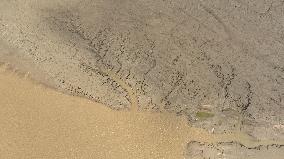 The Yellow River Bed Exposed Patterns