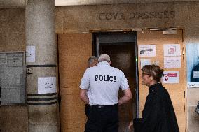 Policeman Accused Of Violence Kept In Custody - Aix-en-Provence