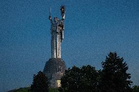 Installation Of Ukrainian Emblem On The Mother Ukraine Monument