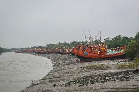 Daily Life In Fraserganj Fishing Harbour, West Bengal, India