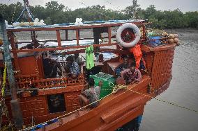 Daily Life In Fraserganj Fishing Harbour, West Bengal, India