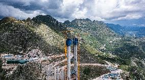 CHINA-GUIZHOU-HUAJIANG GRAND CANYON BRIDGE-CONSTRUCTION (CN)