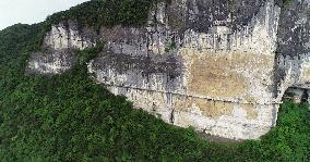 Jinfo Mountain Cliff Walkway in Chongqing