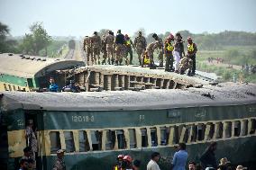 PAKISTAN-SANGHAR-TRAIN-ACCIDENT-DEATH TOLL